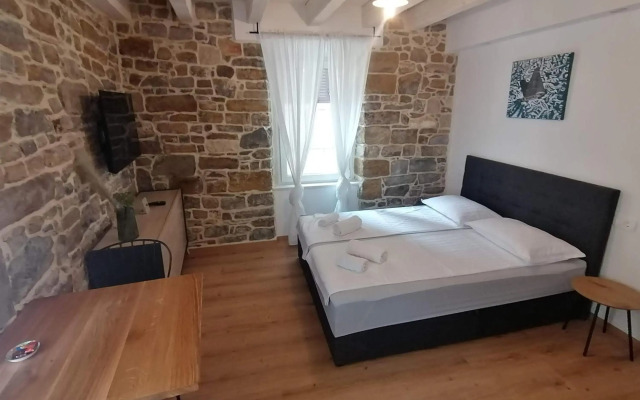 GG art apartments II