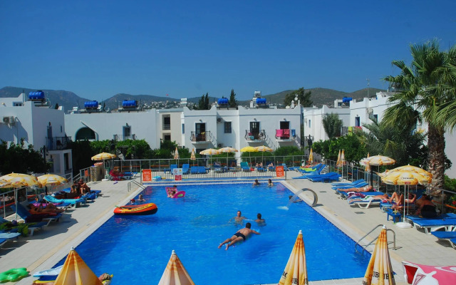 Dilek Hotel & Apartments