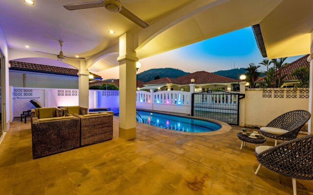 Private 4 Bedroom Pool Villa - NG411