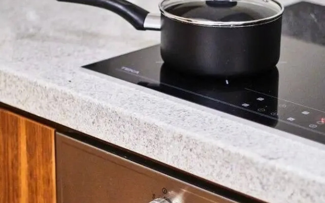 2 Br, Spacious, Great Located, Top Lx Amenities