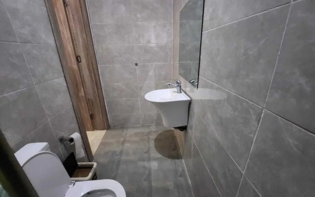 Charming 2- Bedroom Duplex