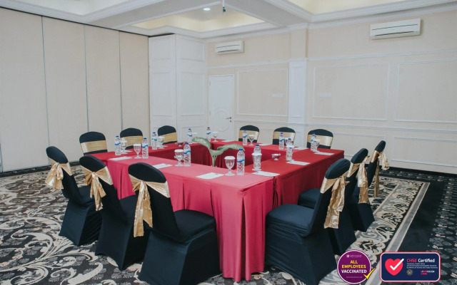Adhiwangsa Hotel & Convention Hall