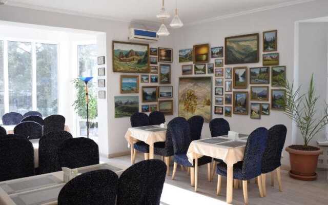Silk Road Lodge