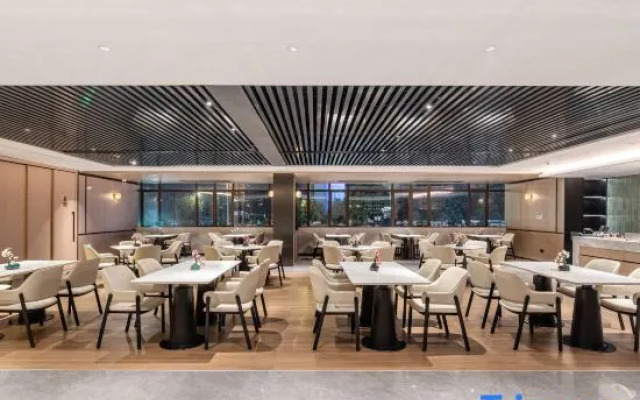 Mehood Listie Hotel