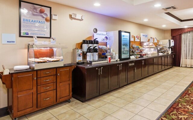 Holiday Inn Express and Suites Henderson by IHG