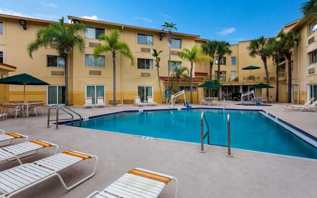 La Quinta Inn & Suites by Wyndham St. Pete-Clearwater Airpt