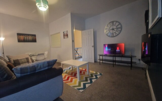 Apartment - Sleeps 4 - Parking - Wifi