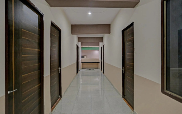 OYO 74435 Hotel Black Bird