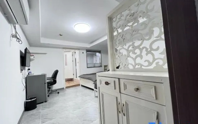 Qingyiwan Apartment (Shanghai Railway Station Jiangning Road Subway Station Branch)