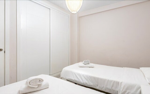 Beachside Penthouse in Los Boliches Ref 126