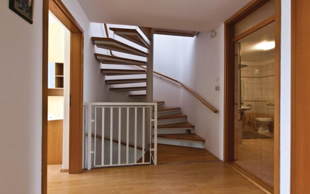 Stunning Home in Pula With Wifi and 6 Bedrooms