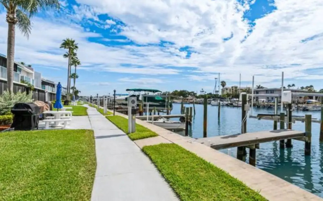 9301madeirabyc261fmbywco - Madeira Beach Yacht Club 261f
