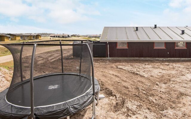 Spacious Holiday Home With Sauna in Hvide Sande