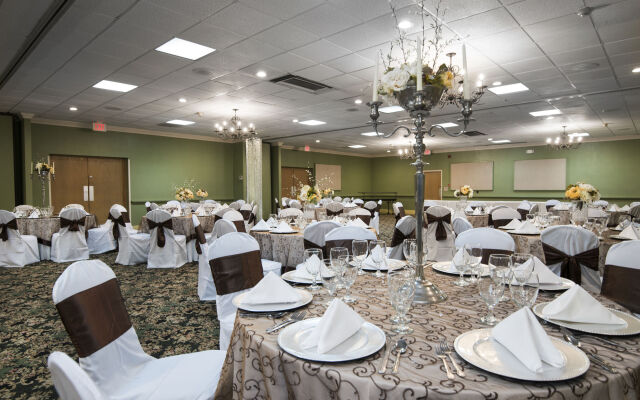 Rodeway Inn & Suites and Conference Center