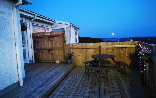 3-bed 5-6 Berth Modernised Bungalow!