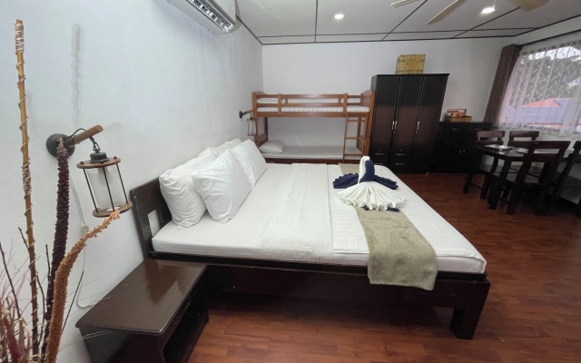Parrot Resort Moalboal
