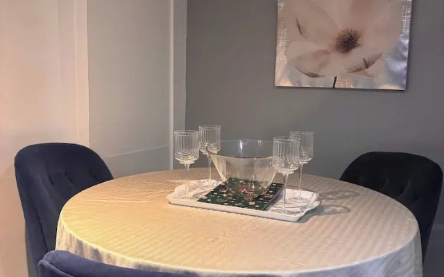 Chestnut Lodge - a Woodland Escape Near the City!