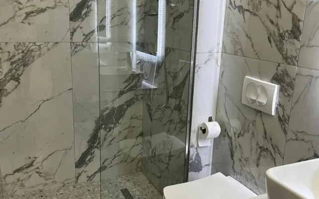 Hotel Biraci