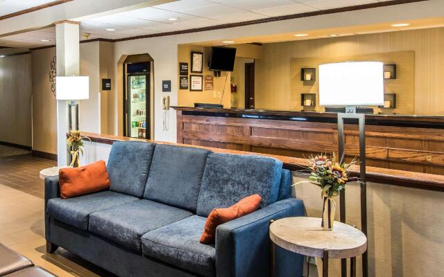 Ardmore Inn & Suites