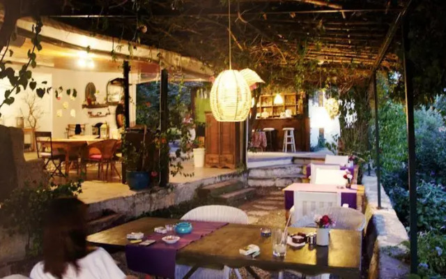 Dokuzceyrek Hotel