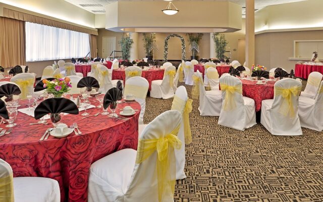 DoubleTree by Hilton Winston Salem - University