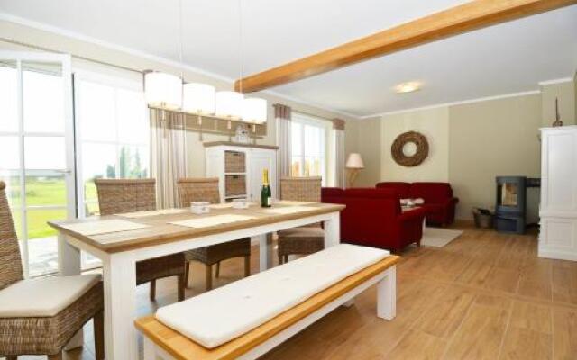 Haus Mönchgut - House Half 2