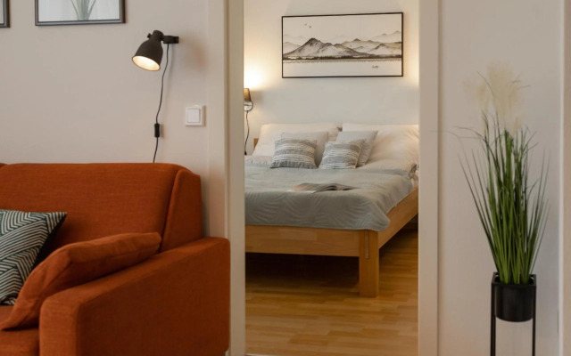 Fresh Apartment with Terrace + Free Parking