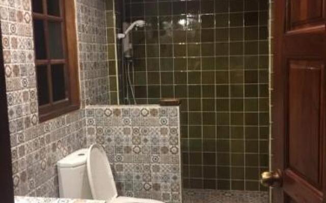 Ruean Ploysrirung Boutique Resort