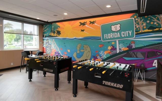 Tru by Hilton Florida City