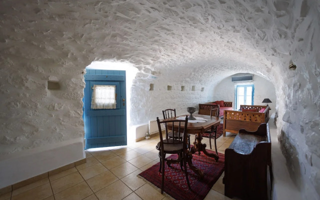 Lithos Stone Suites