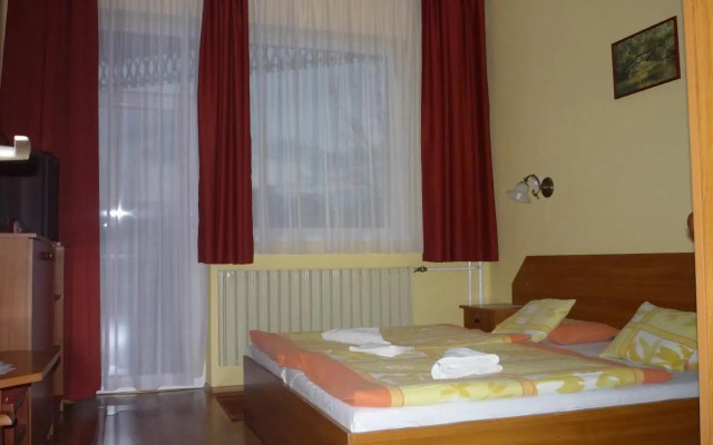 Hableány Hotel