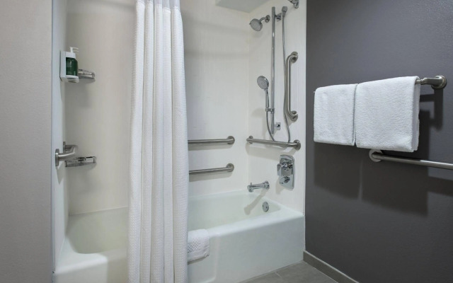 Courtyard by Marriott Norwalk