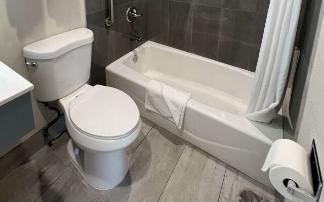 Quality Inn Tracy I-205