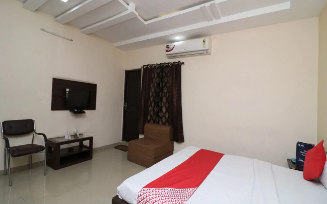 OYO 22872 Hotel Shivam Fort View