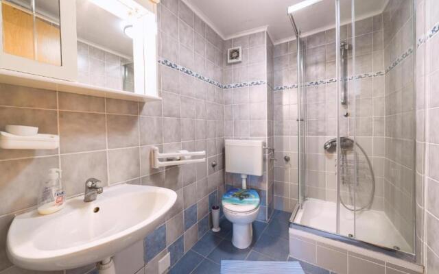 Apartments with WiFi Vodice - 18832