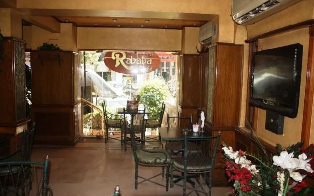 Trio Caroline Hotel