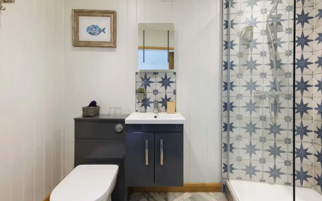 Cosy Cabin Retreat Close to Beaches