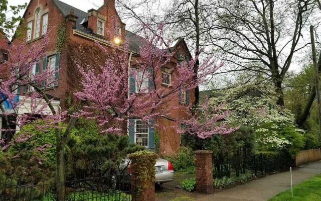 Clifford House Private Home Bed & Breakfast