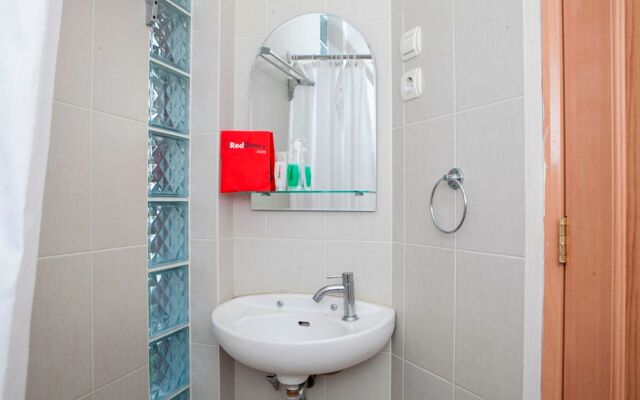 RedDoorz Plus near Dago Pakar