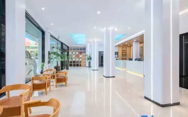 Longgang Hongmao Film Hotel