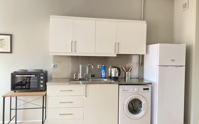 Central Flat With a Shared Terrace in Beyoglu