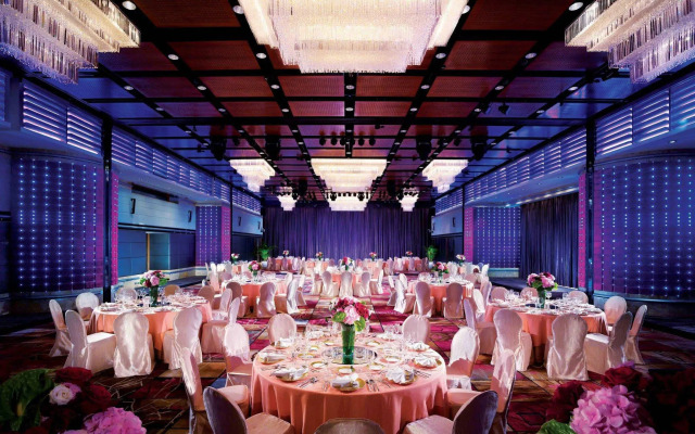 StarWorld Hotel