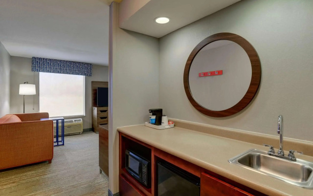 Hampton Inn & Suites St. Louis-Edwardsville