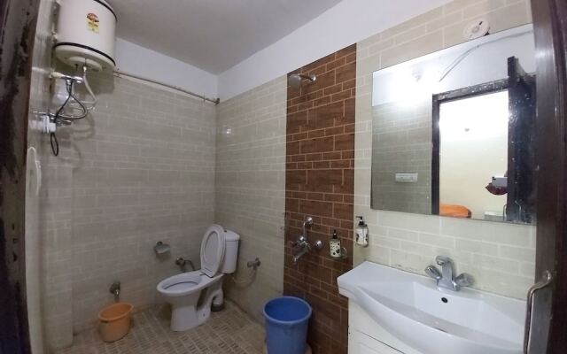 Hotel Lorent Manor by Goroomgo