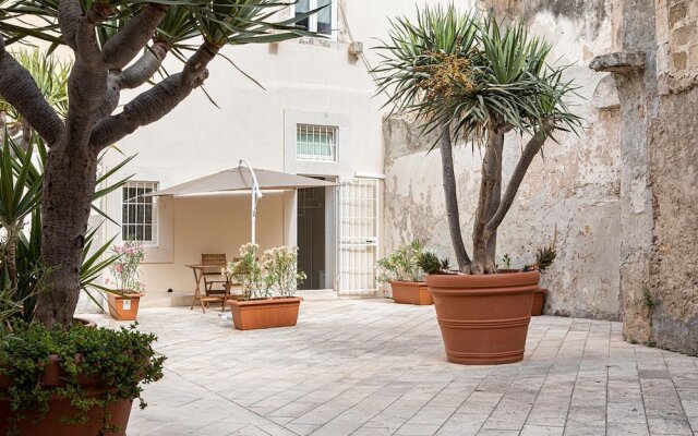 Studio Dione 130 by Wonderful Italy