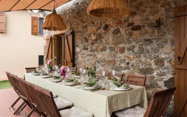 I Ginepri exclusive CountryHouse, 15pax, private pool, Aulla