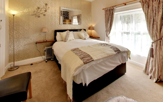 Robin Hill House