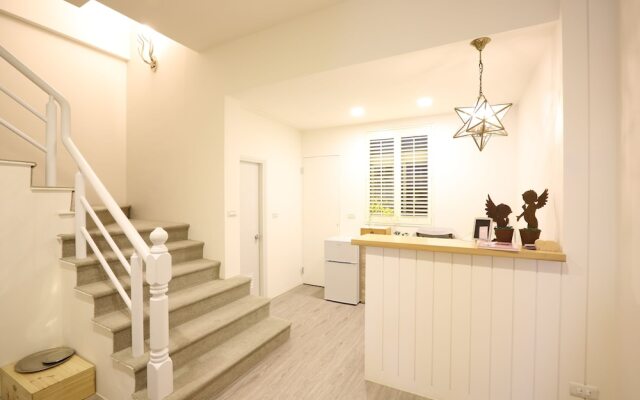 ibebe Light French B&B
