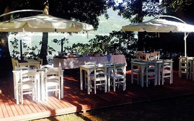 Pousada Praia da Crena