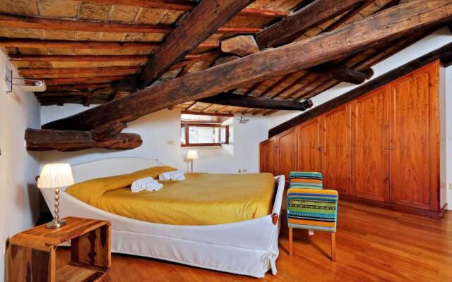 Piazza Mattei Elegant Apartment